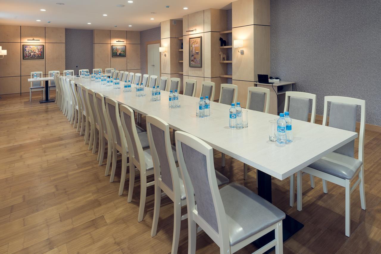 Aykun Hotel By Ag Hotels Group Astana Ngoại thất bức ảnh